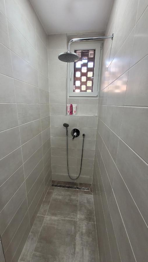 Andy Apartament Petroşani Buitenkant foto