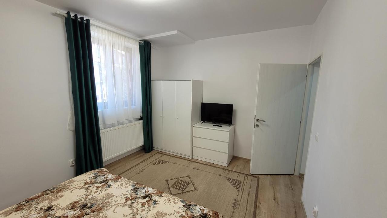 Andy Apartament Petroşani Buitenkant foto