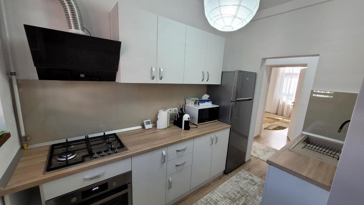 Andy Apartament Petroşani Buitenkant foto